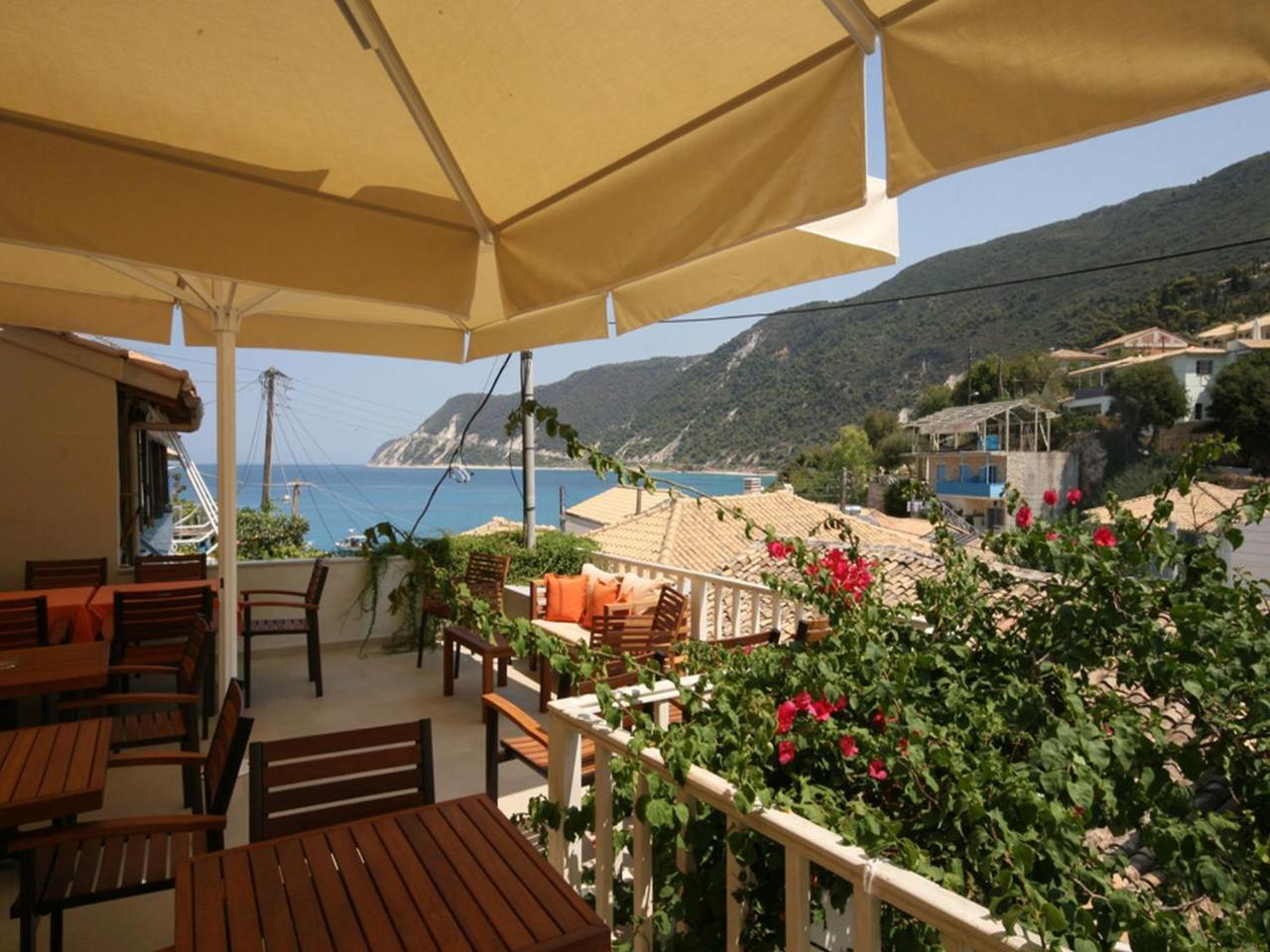 Ionis Hotel Ayios Nikitas Ngoại thất bức ảnh