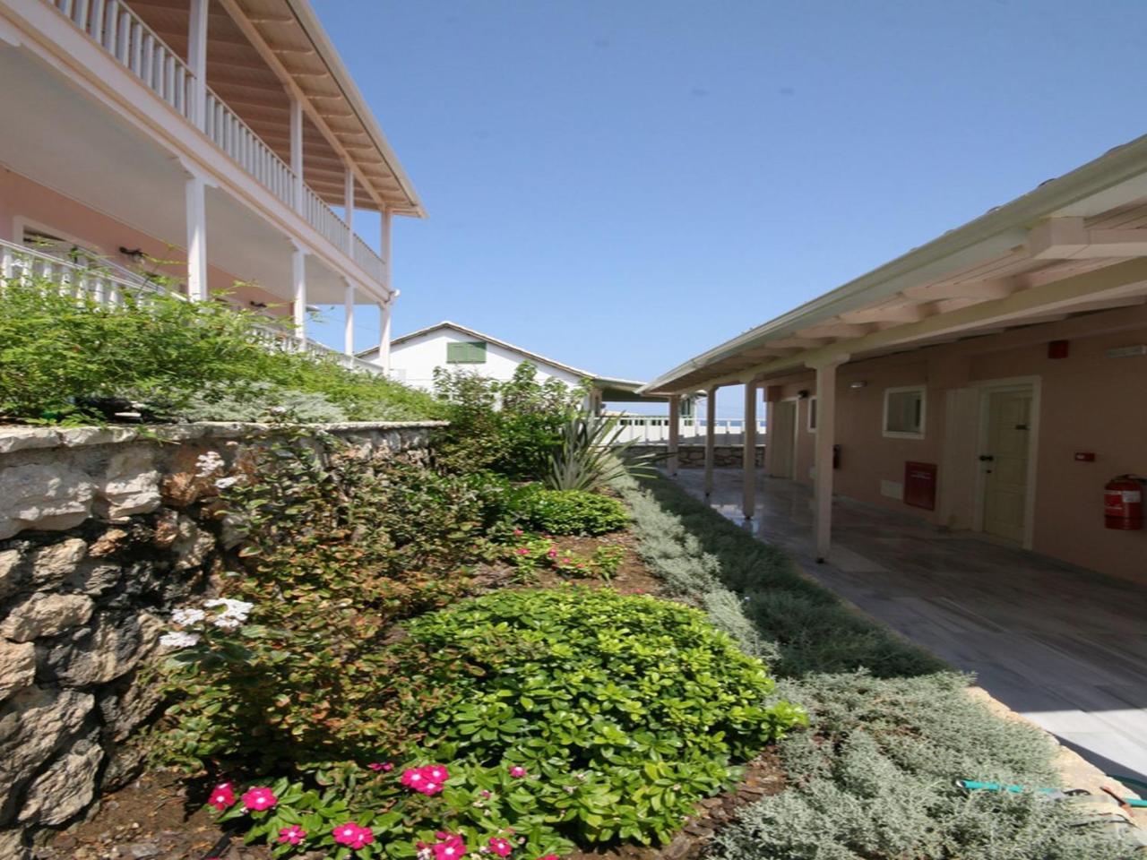 Ionis Hotel Ayios Nikitas Ngoại thất bức ảnh